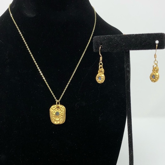 Hammered goldtone earrings & necklace - Picture 5 of 5